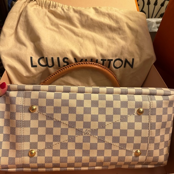 “Discontinued” Louis Vuitton MM Artsy - Picture 2 of 8